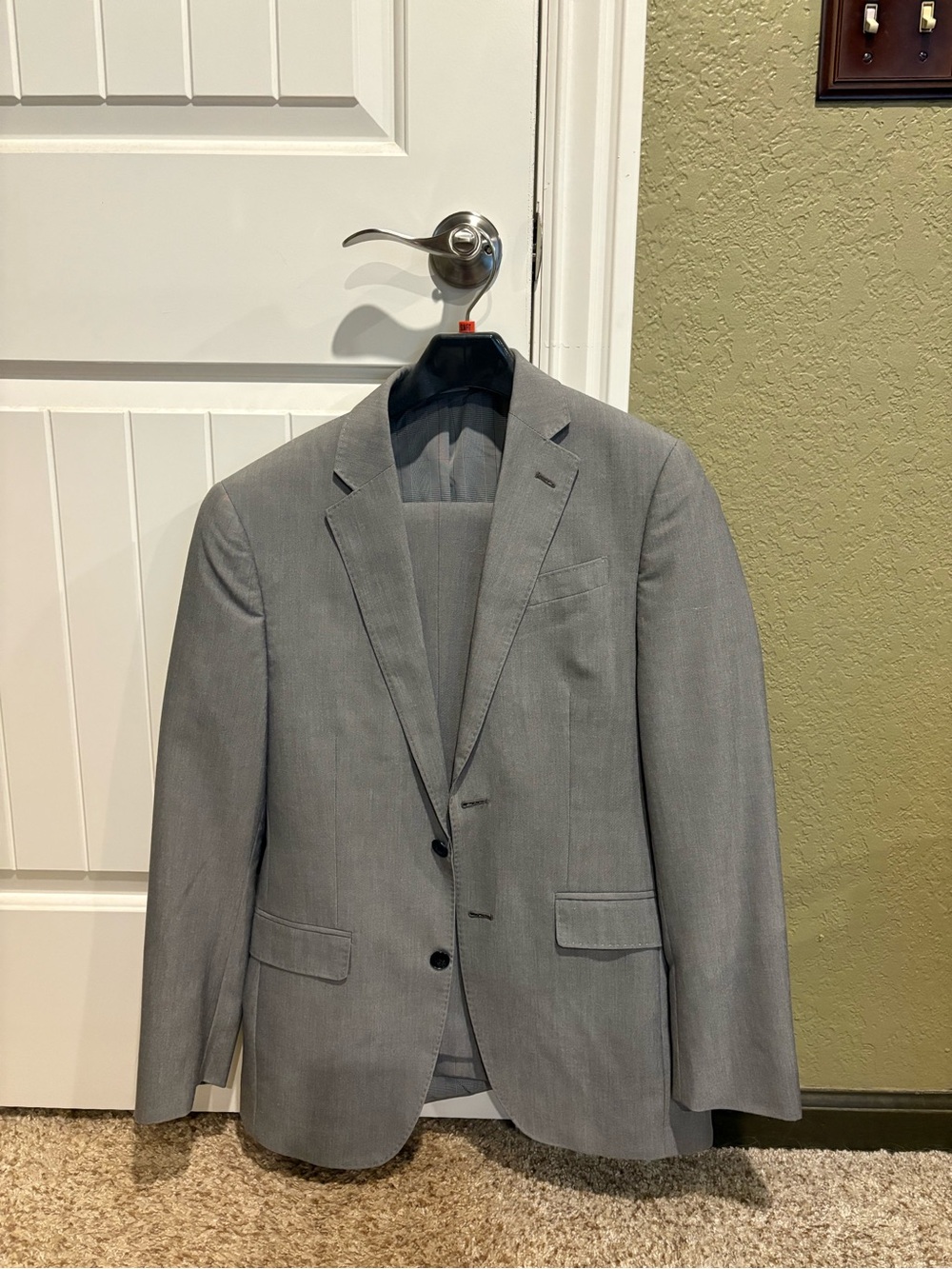 Men's Classic Gray Two-Button Suit Set
